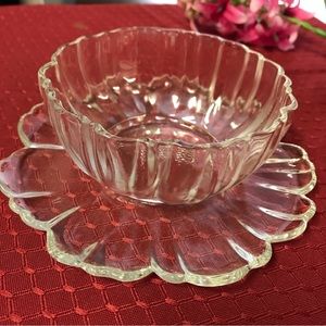 Vintage Flower Shaped Decorative Glass Bowl. Daffodil Petals. Candy Dish
